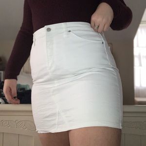 white denim skirt
